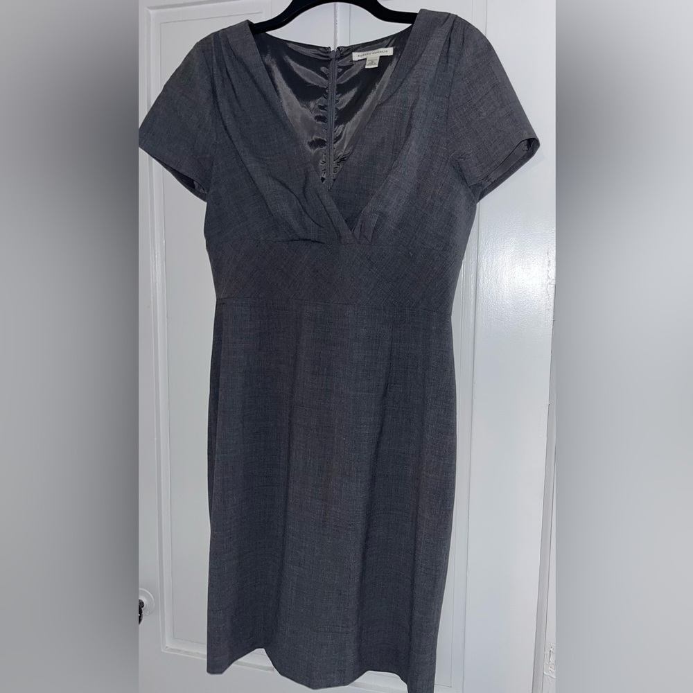 Banana Republic gray dress size 10 Lined